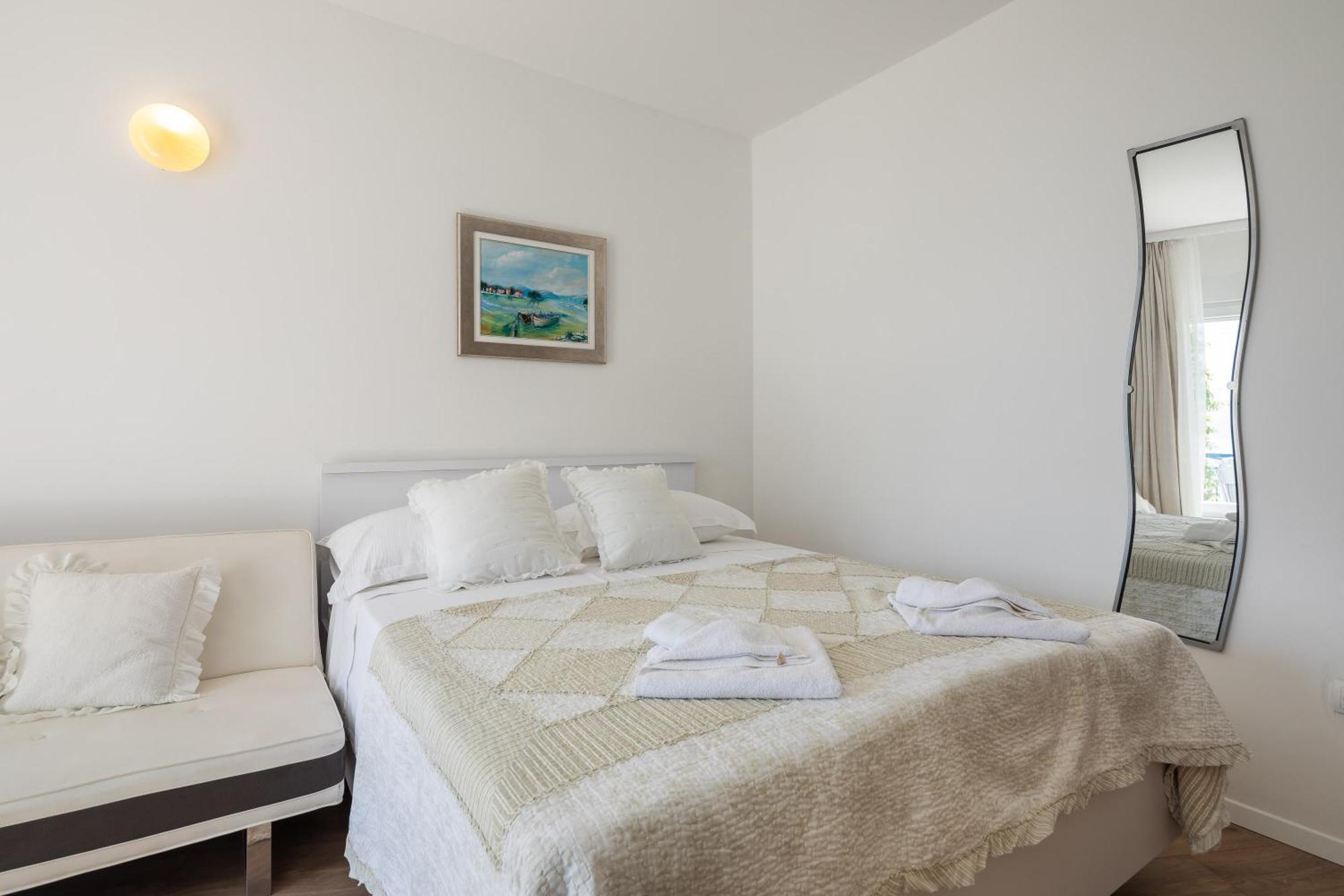 Caleta Seaview Suites II - Pool & Jacuzzi ล็อควา โรโกซนิตซา ภายนอก รูปภาพ